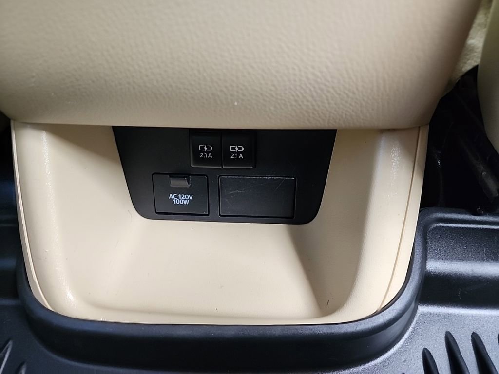 Used 2019 Toyota Highlander Limited AWD/4WD image 31