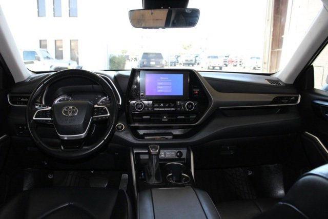 Used 2023 Toyota Highlander L image 24