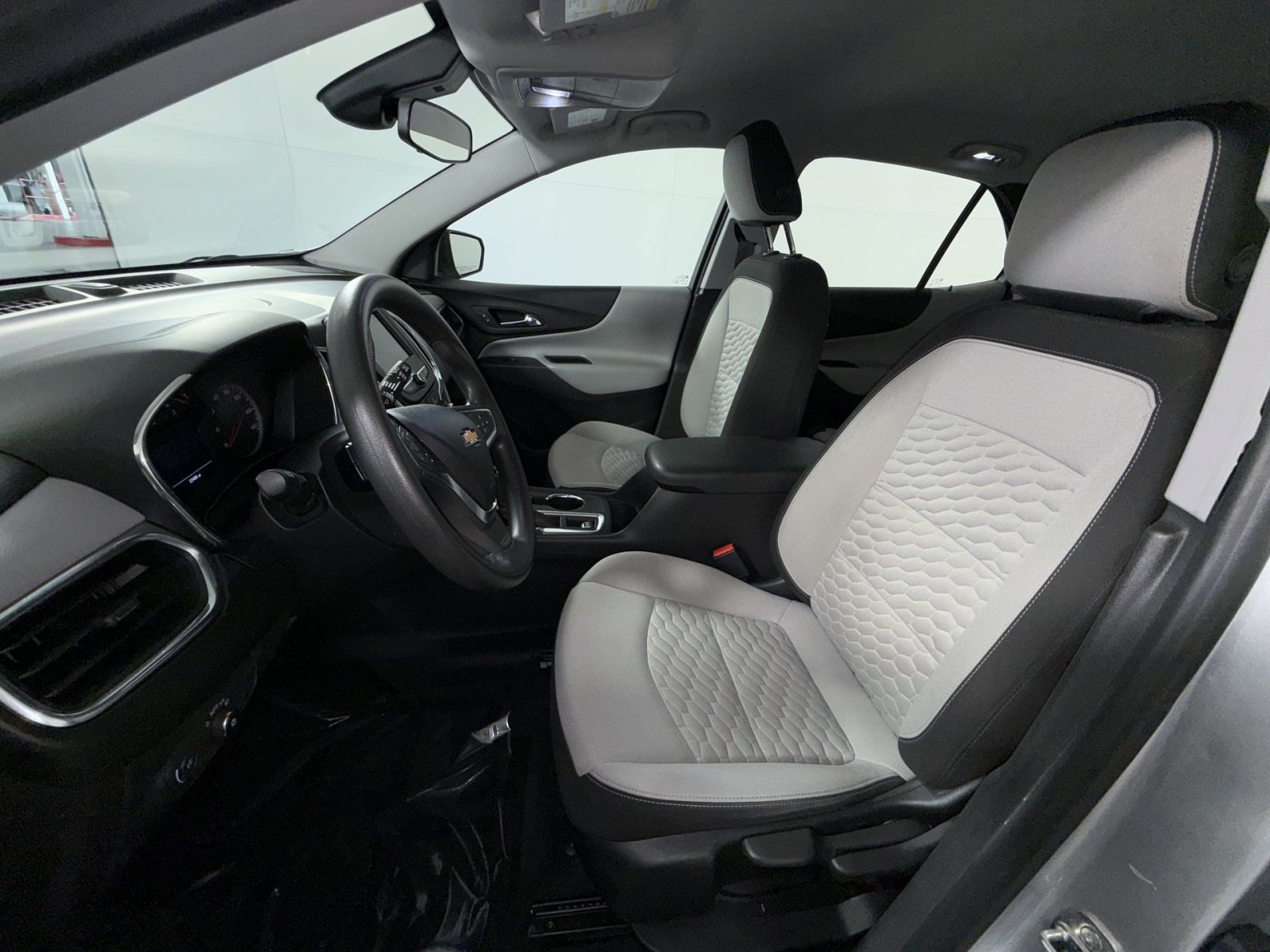 Used 2021 Chevrolet Equinox LS FWD image 13