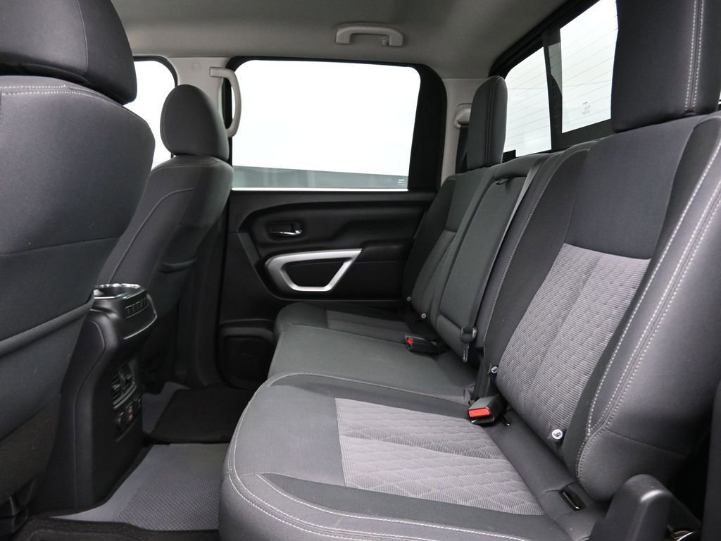 Used 2021 Nissan Titan SV w/ SV Convenience Package image 17