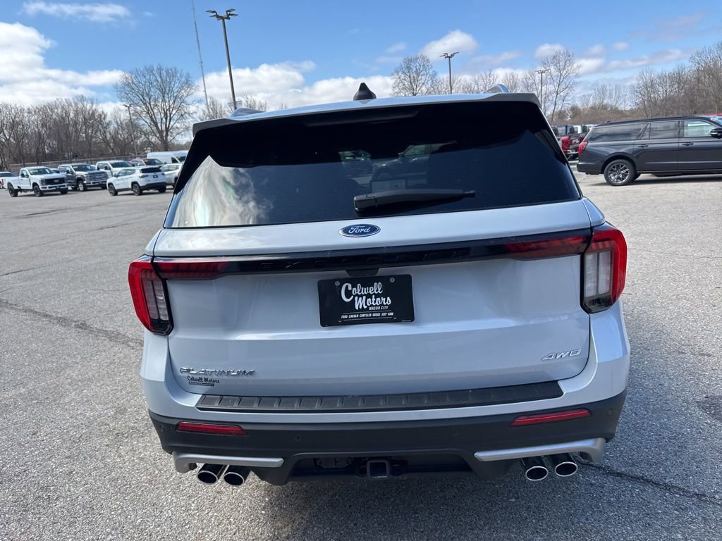 Used 2025 Ford Explorer Platinum w/ Ultimate Package image 3