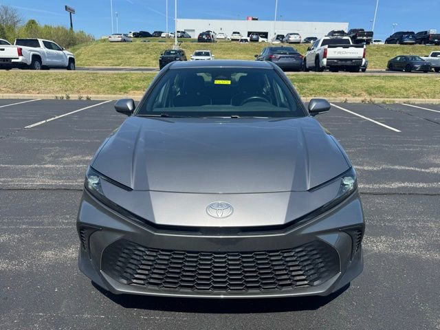 Used 2025 Toyota Camry SE FWD image 8
