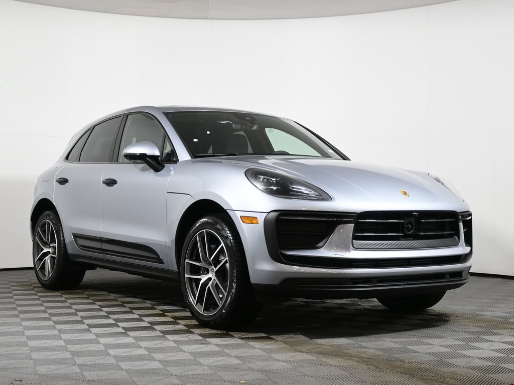 Used 2026 Porsche Macan AWD/4WD image 9
