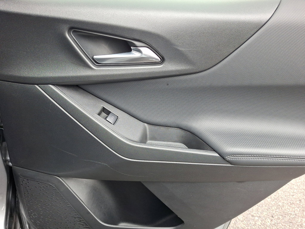 Used 2025 Chevrolet Equinox LT w/ Convenience Package II image 14