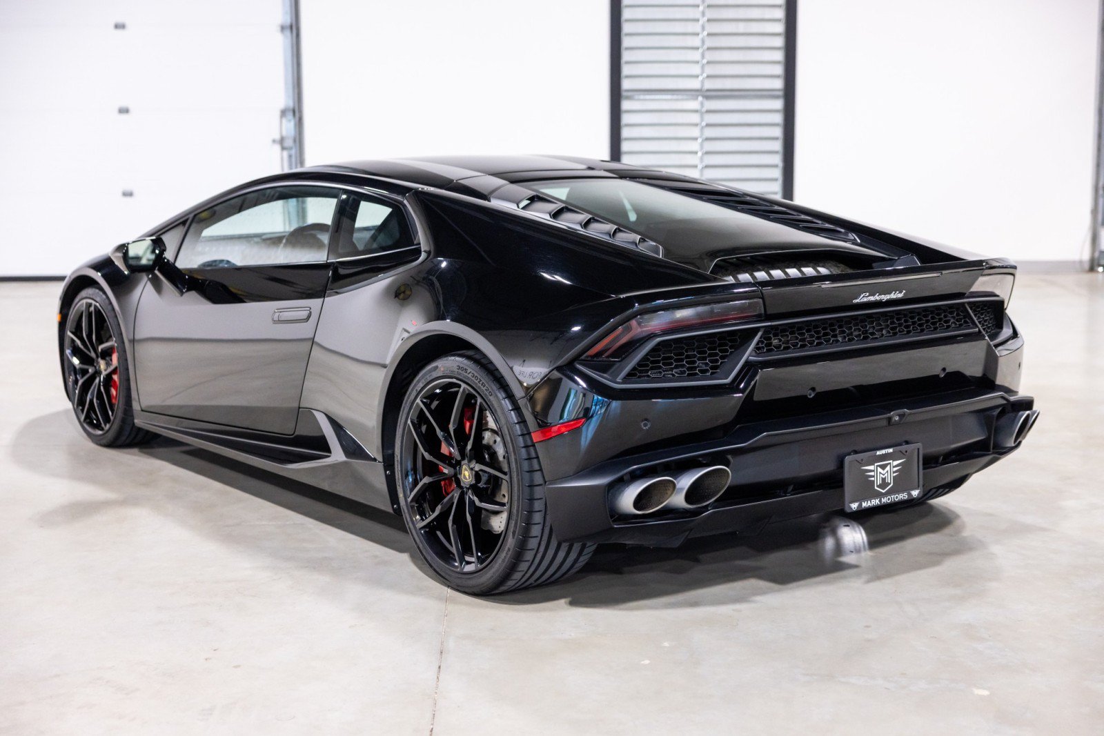 Used 2017 Lamborghini Huracan LP 580-2 RWD image 7