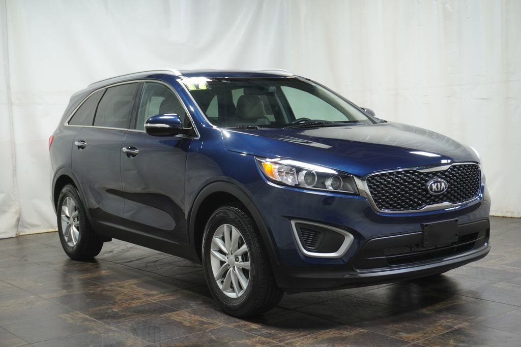 Used 2017 Kia Sorento FWD w/ LX Convenience Package