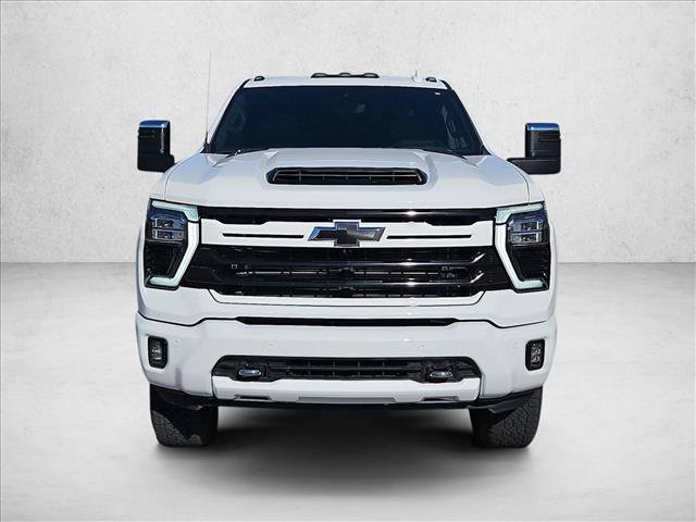 Used 2024 Chevrolet Silverado 2500 High Country w/ High Country Premium Package AWD/4WD image 2