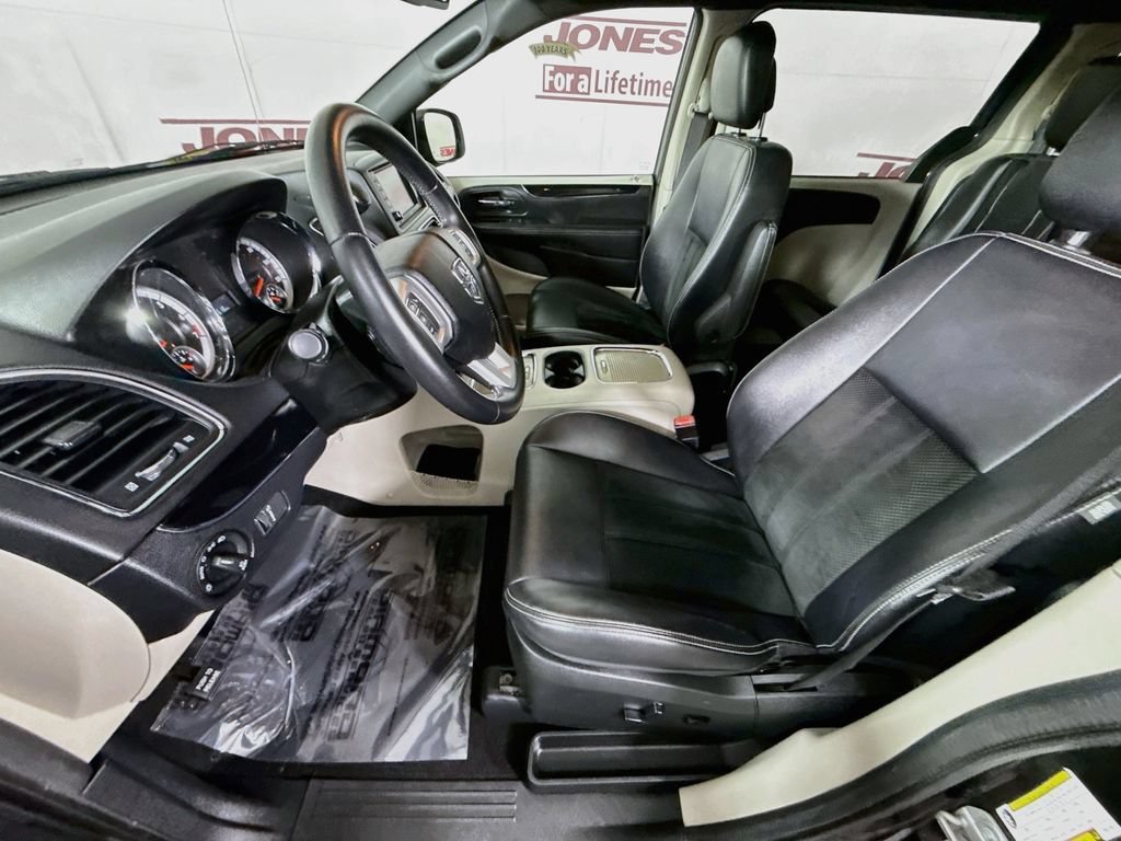 Used 2018 Dodge Grand Caravan SXT FWD image 24
