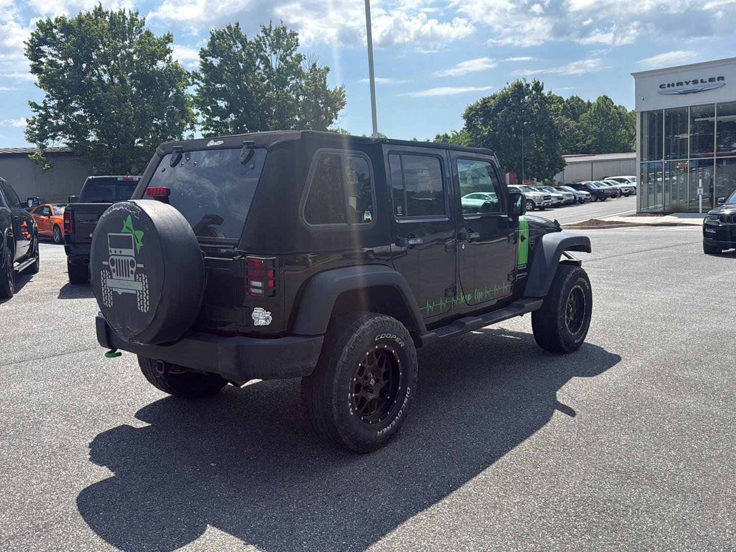 Used 2018 Jeep Wrangler Unlimited Sport S AWD/4WD image 3