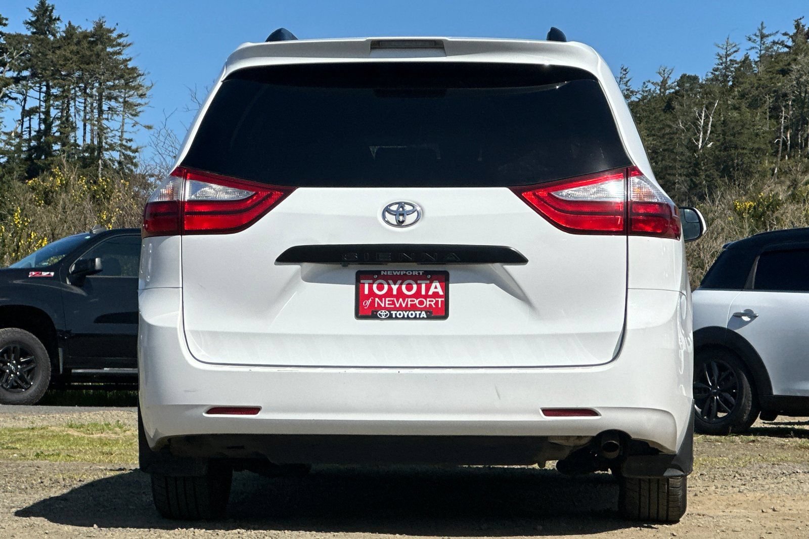 Used 2019 Toyota Sienna L FWD image 5