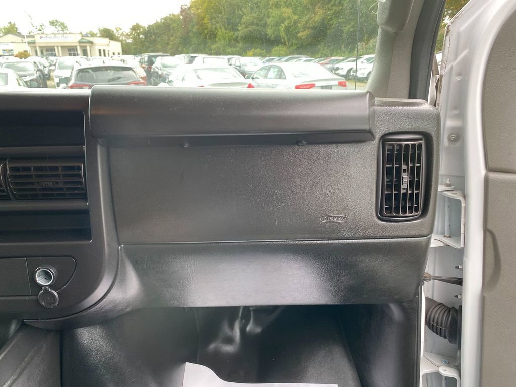 Used 2022 Chevrolet Express 2500 w/ Driver Convenience Package image 26