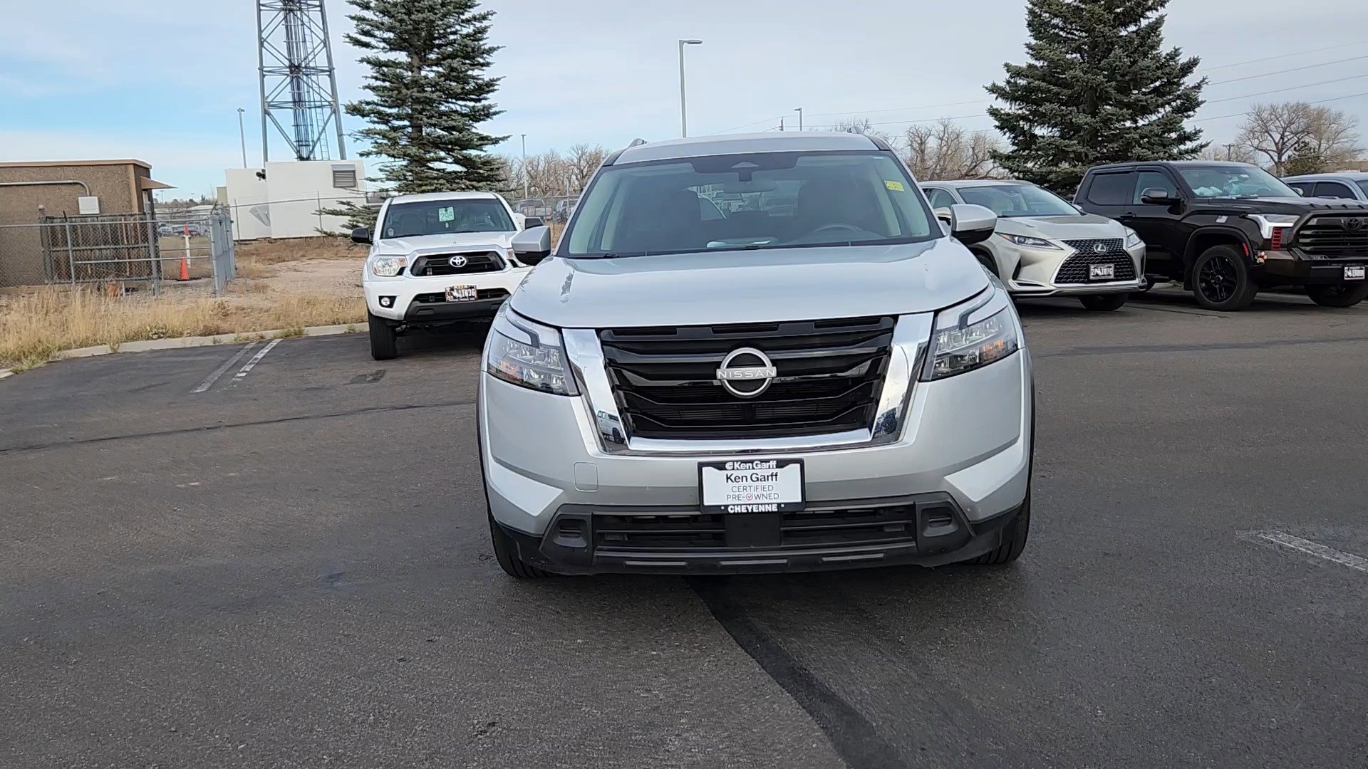 Used 2024 Nissan Pathfinder SV image 4