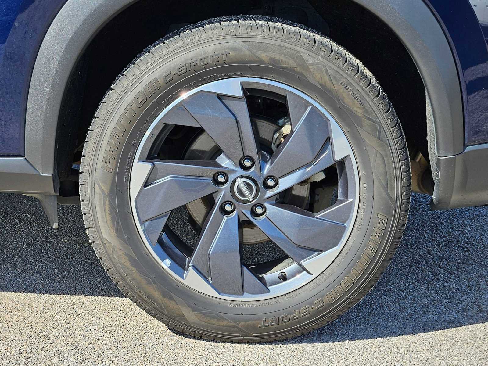 Used 2024 Nissan Rogue SV image 12