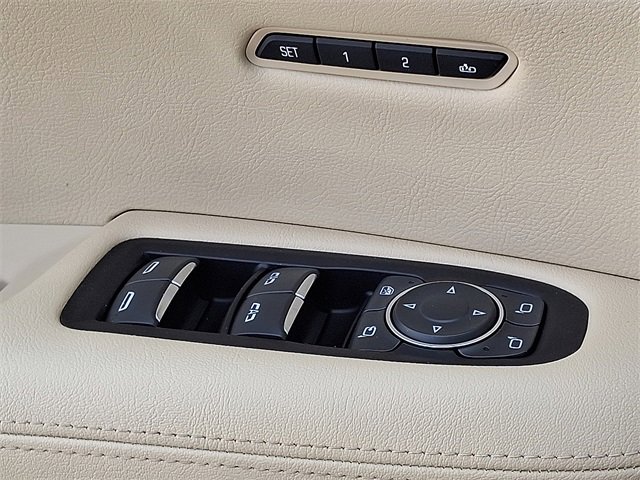 Used 2018 Cadillac XT5 Luxury w/ Driver Awareness Package image 22