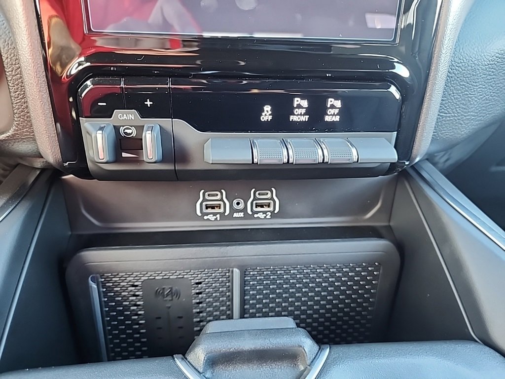 New 2026 RAM 1500 4x4 Crew Cab image 24