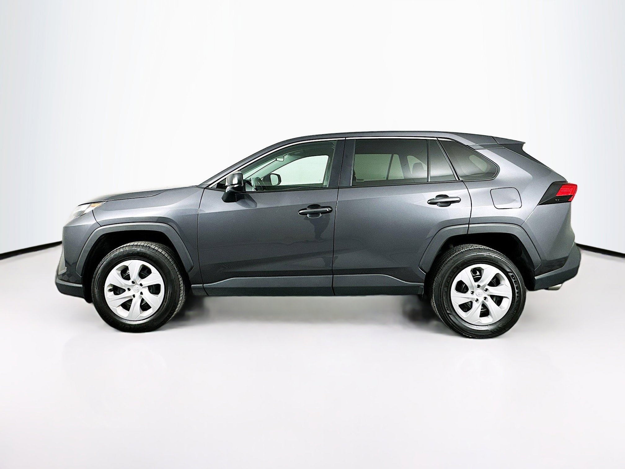Used 2024 Toyota RAV4 LE image 4
