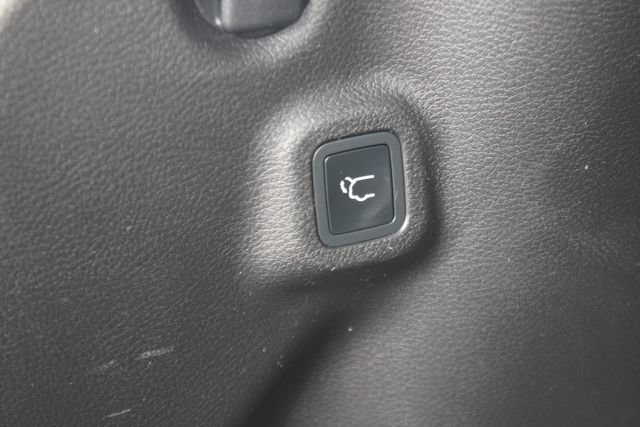 Used 2025 Jeep Compass Latitude w/ Convenience Group AWD/4WD image 26