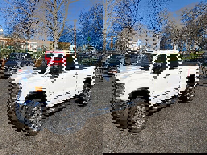 Used 2019 GMC Sierra 2500 SLT w/ Duramax Plus Package image 16