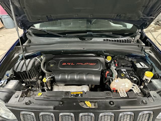 Used 2017 Jeep Renegade Latitude image 29