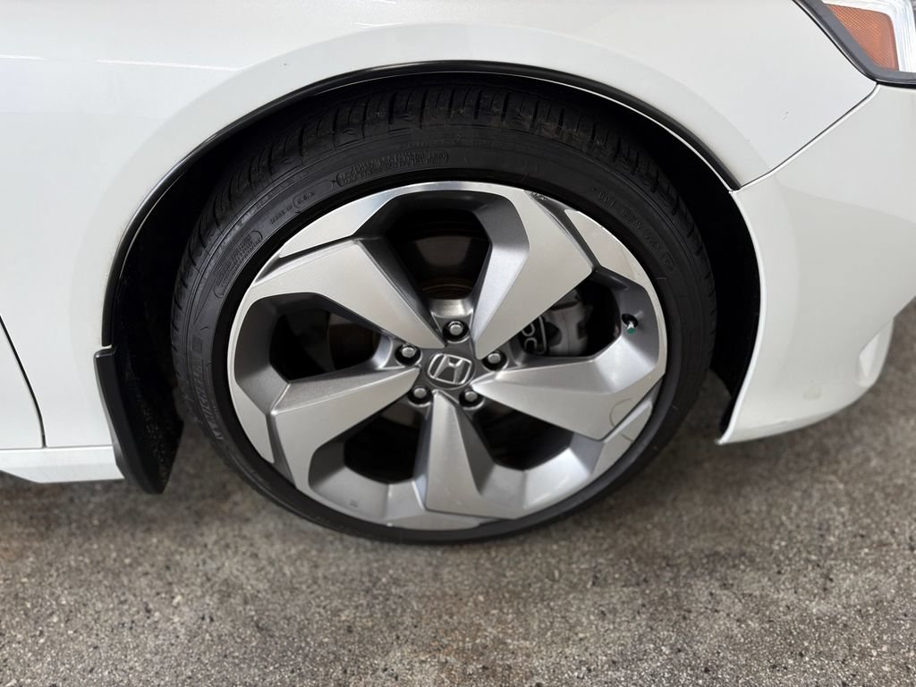 Used 2018 Honda Accord Touring image 28