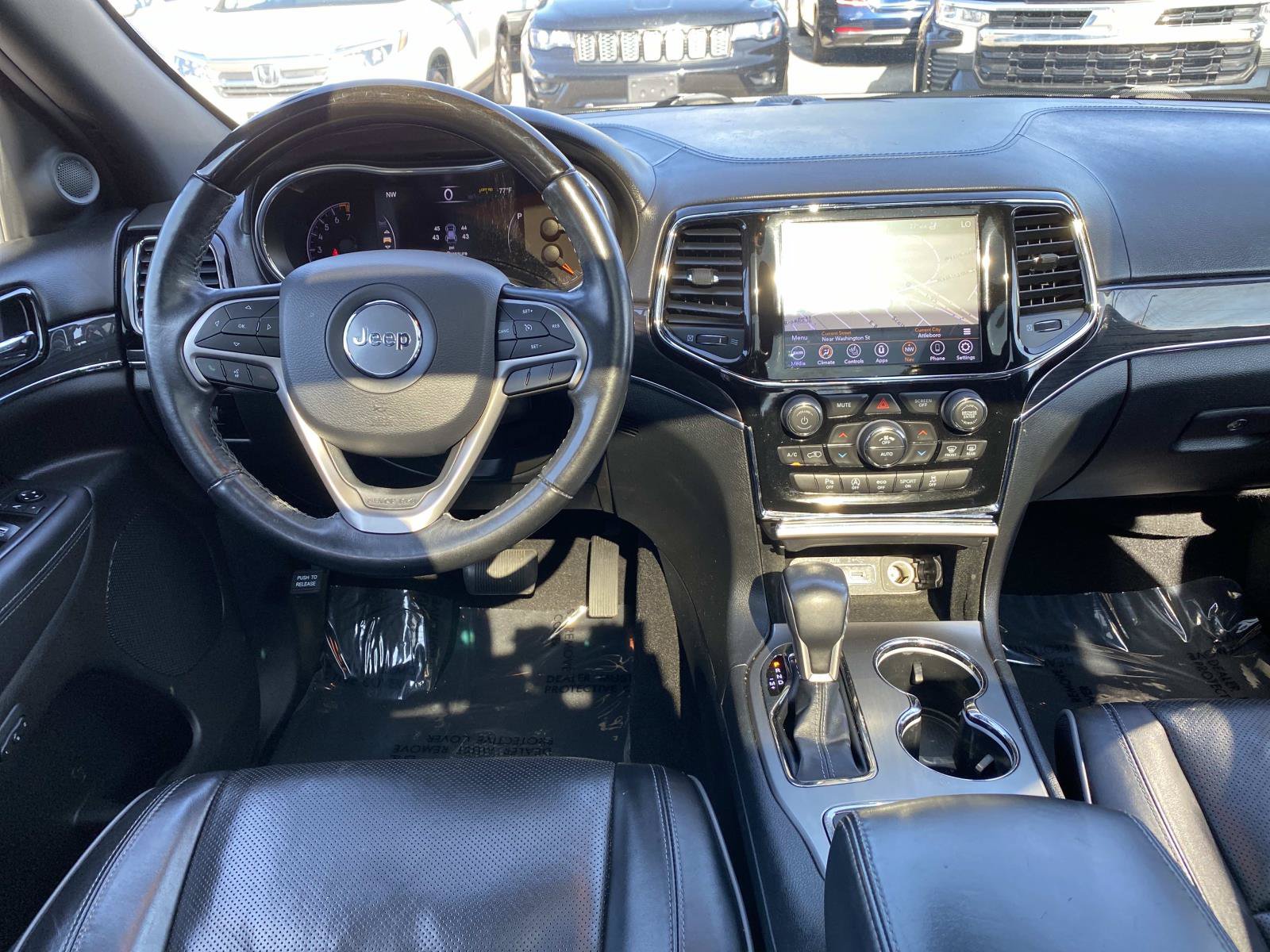 Used 2020 Jeep Grand Cherokee Overland AWD/4WD image 13