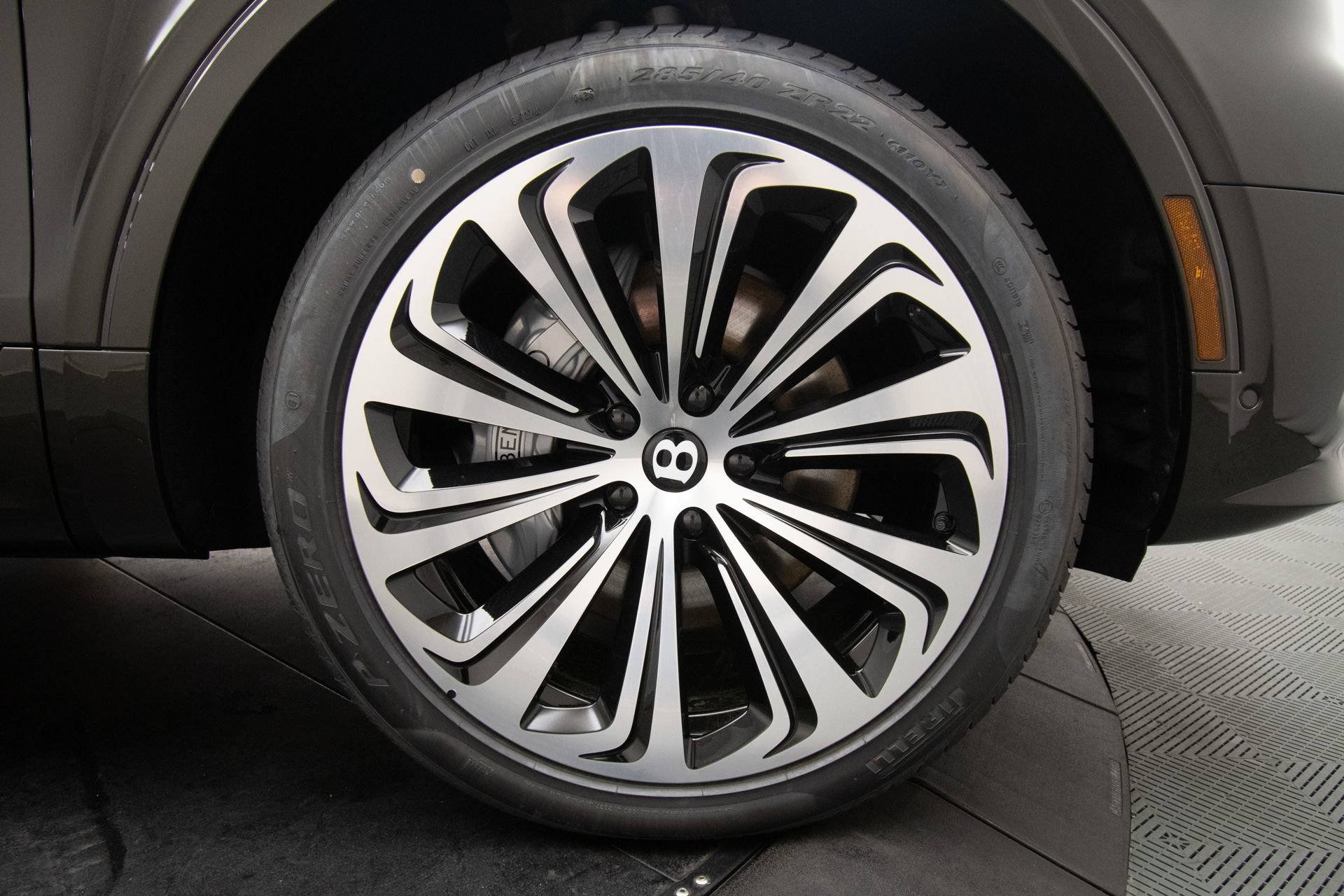 New 2026 Bentley Bentayga AWD/4WD image 33