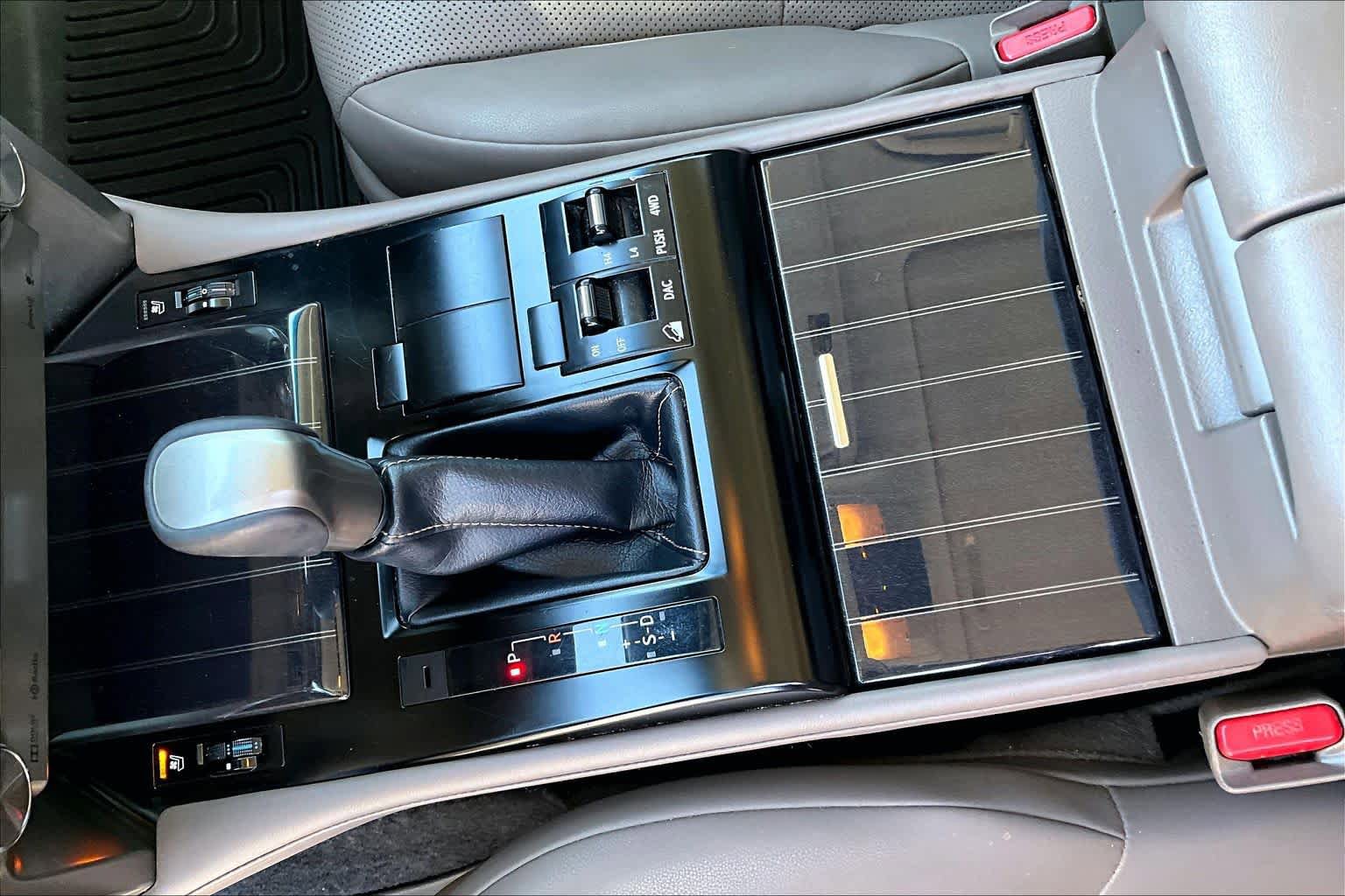 Used 2020 Lexus GX 460 Premium w/ Premium Package image 16