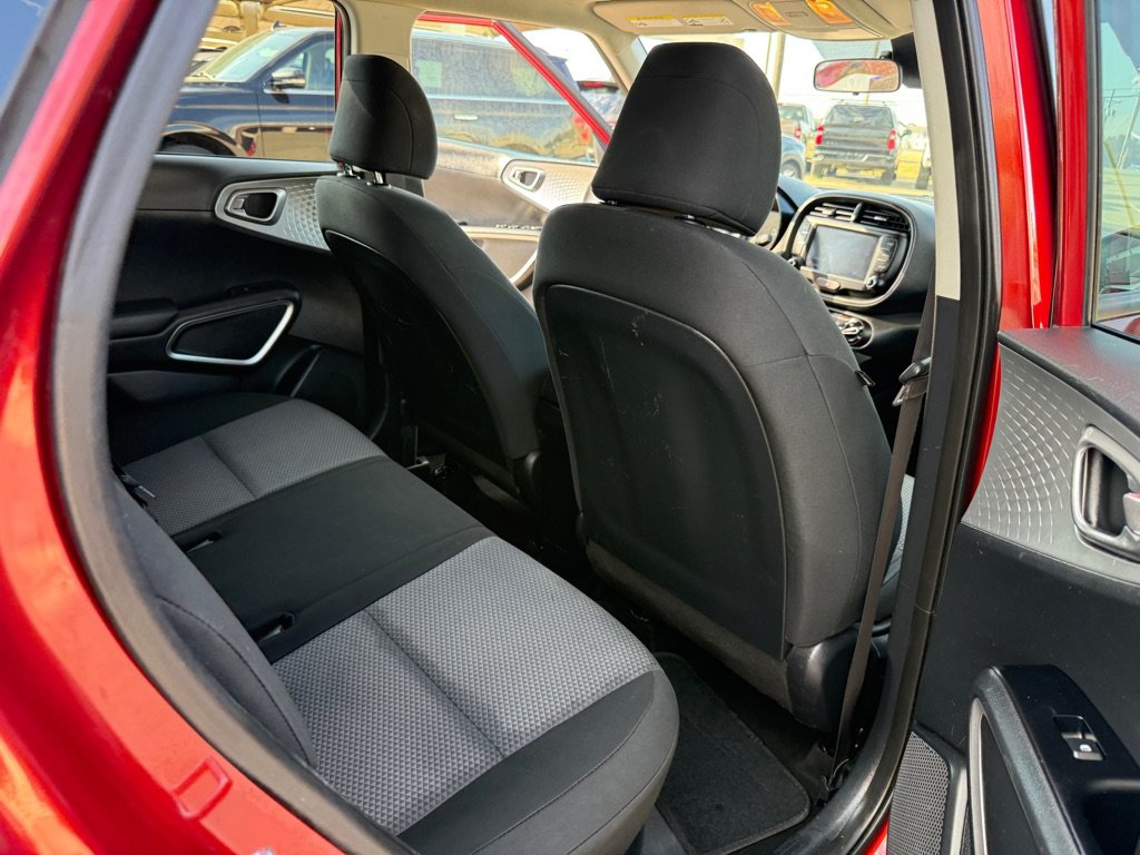 Used 2023 Kia Soul LX w/ LX Technology Package FWD image 15