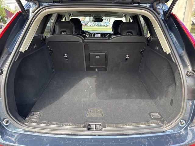 Used 2025 Volvo XC60 B5 Plus w/ Climate Package AWD/4WD image 12