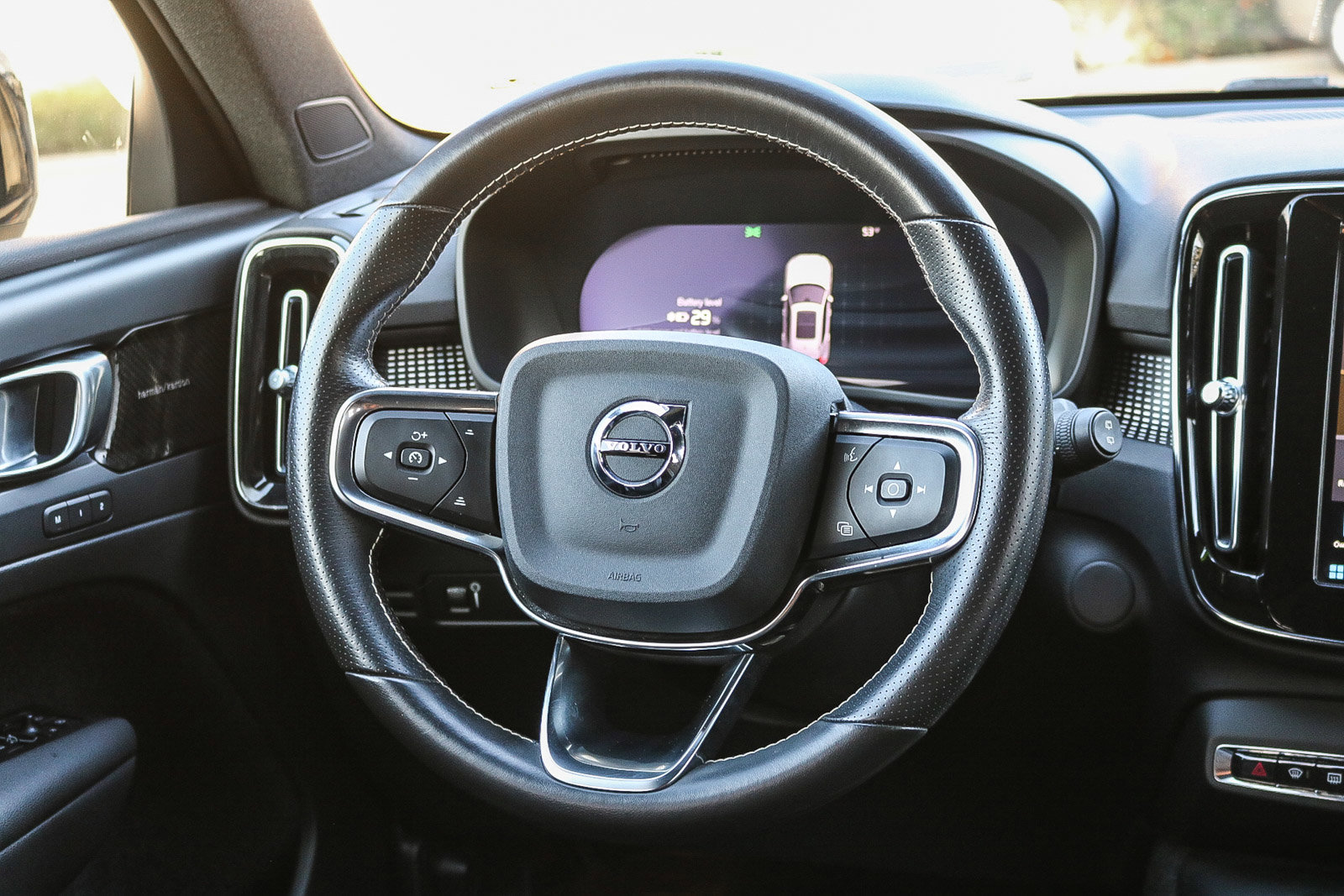 Used 2021 Volvo XC40 P8 Recharge w/ Advanced Package image 15