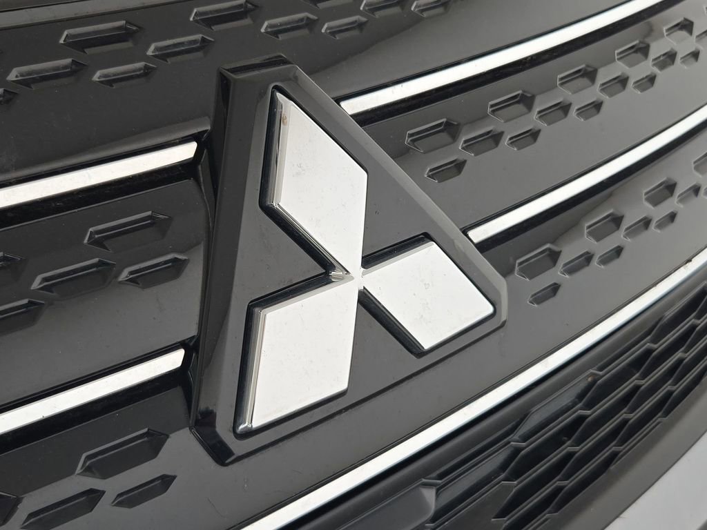Used 2024 Mitsubishi Outlander SE image 36