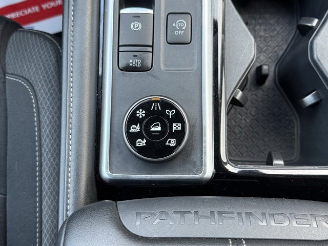 Certified 2024 Nissan Pathfinder SV image 31