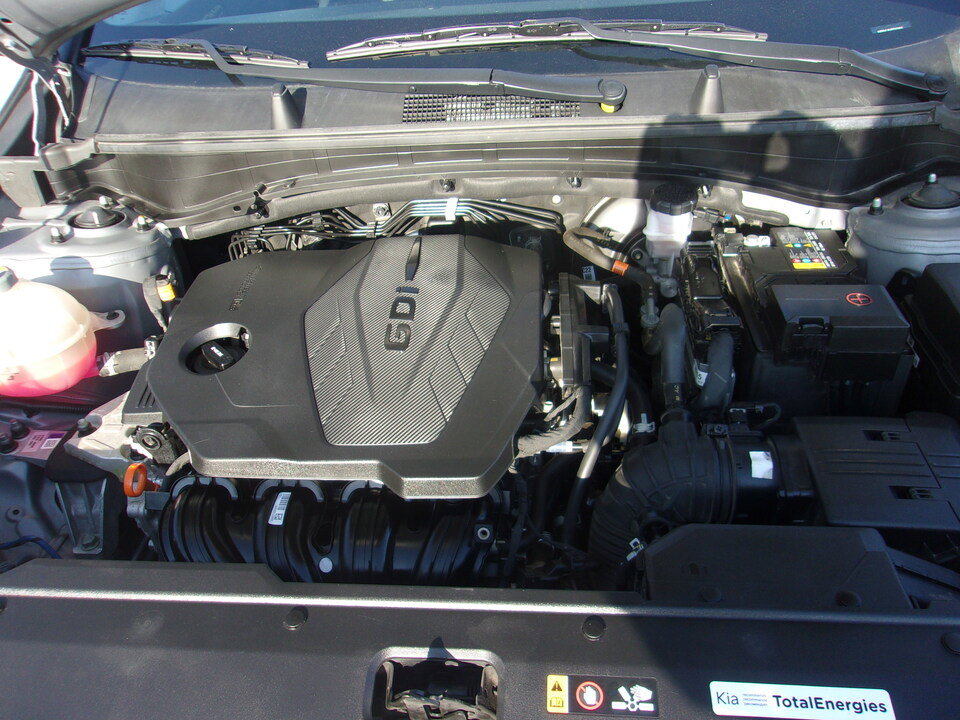 Used 2023 Kia Sportage LX image 8