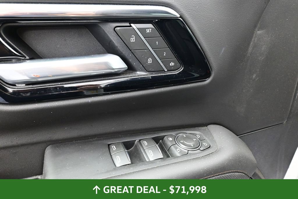 Used 2025 Chevrolet Suburban High Country AWD/4WD image 30