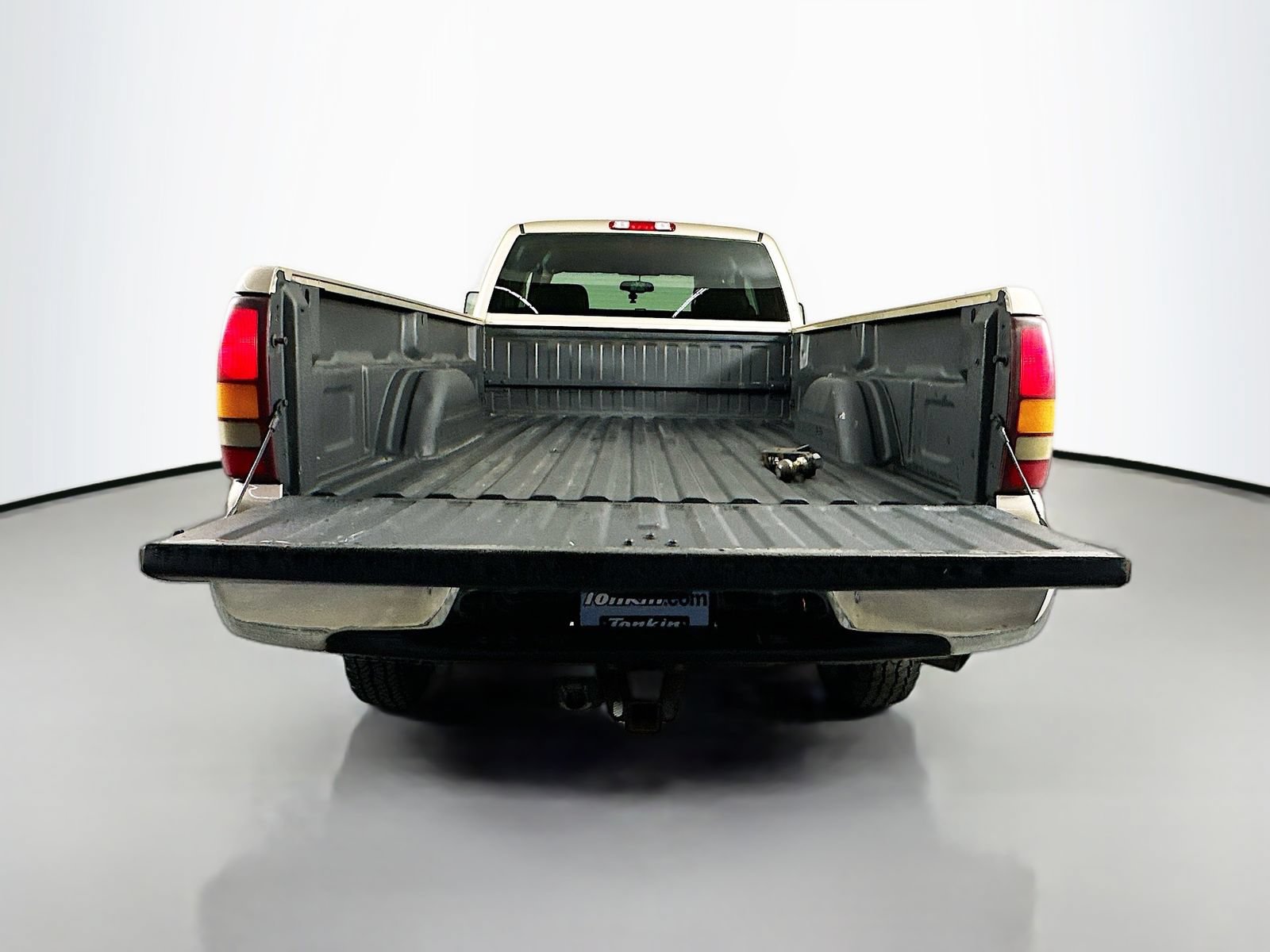Used 2004 Chevrolet Silverado 3500 2WD Extended Cab w/ Heavy-Duty Power Package image 25