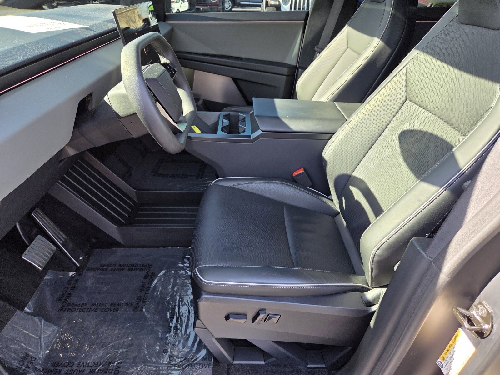 Used 2025 Tesla Cybertruck AWD Crew Cab image 10