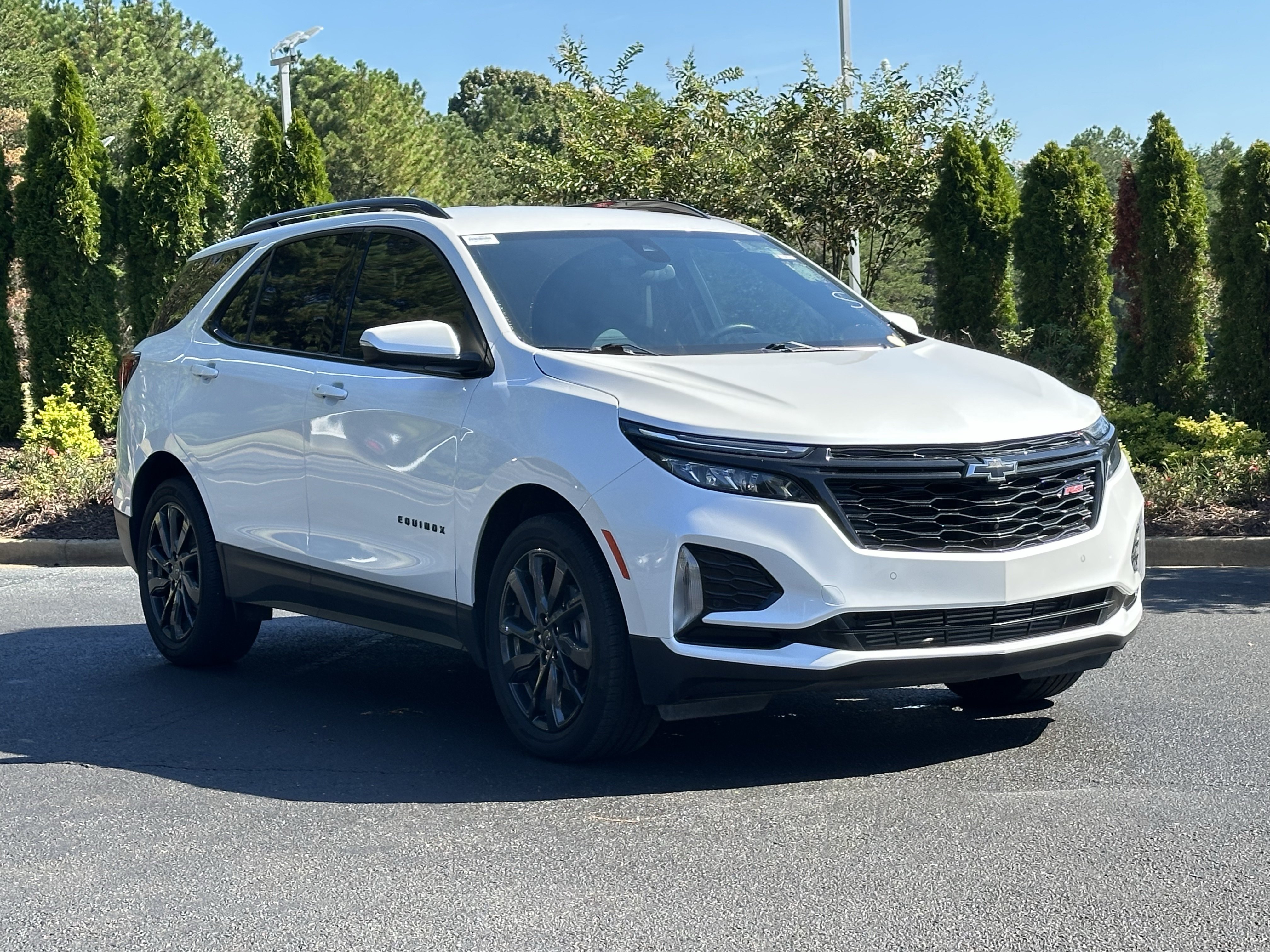 Used 2024 Chevrolet Equinox RS FWD image 2