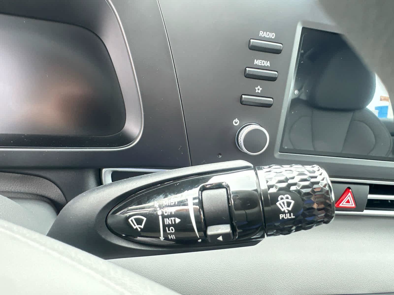 New 2026 Hyundai Elantra SE FWD image 13