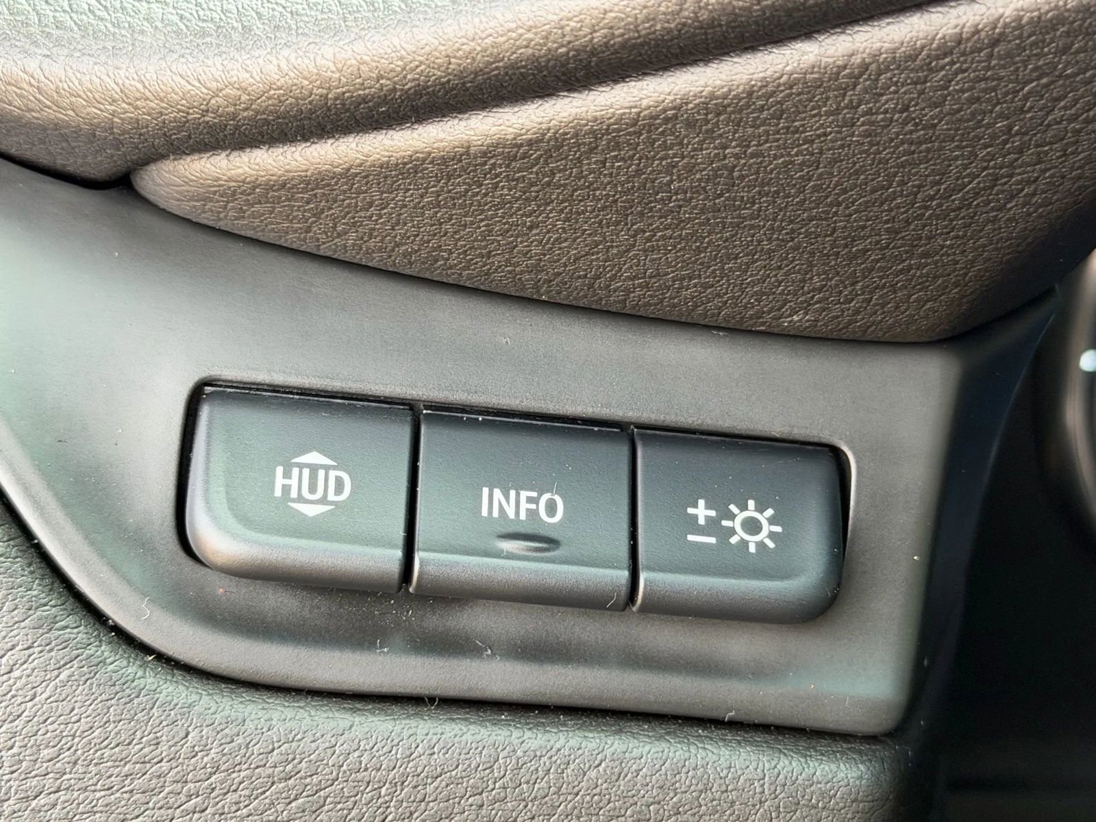 Used 2019 Cadillac Escalade Luxury image 17