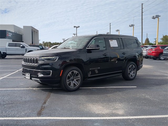 Used 2024 Jeep Wagoneer Series II w/ Flexible Seating Group image 2