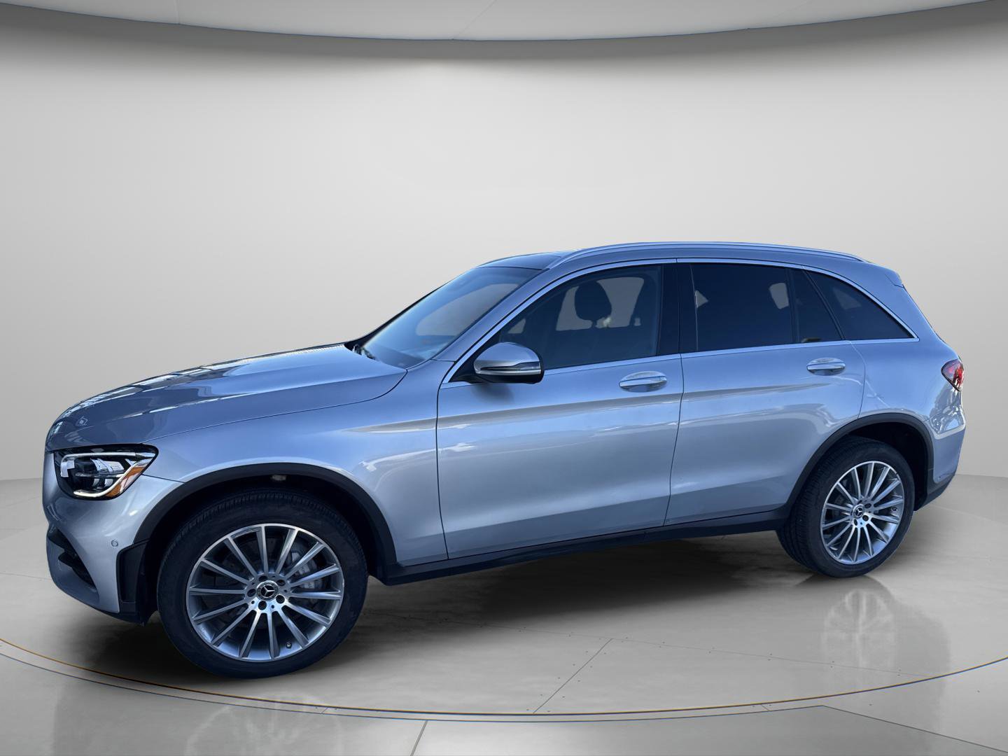 Certified 2022 Mercedes-Benz GLC 300 image 3