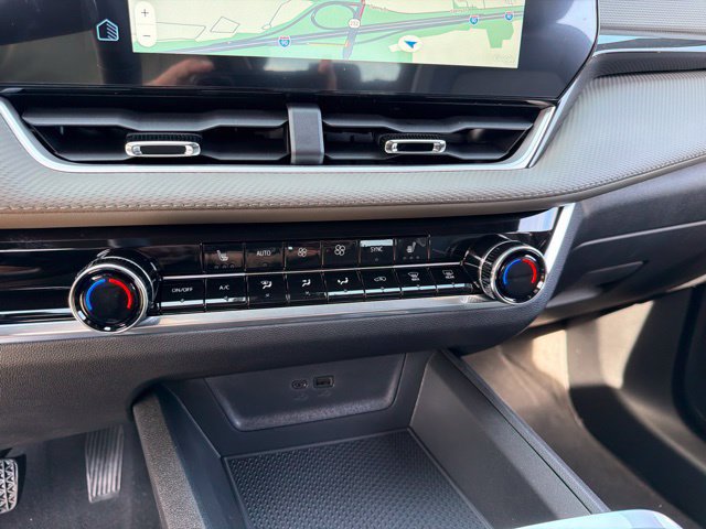 New 2027 Chevrolet Equinox LT w/ Convenience Package II FWD image 21