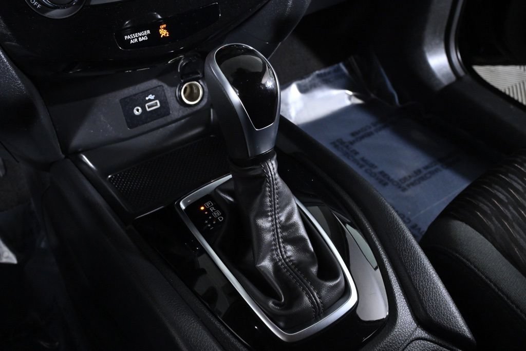 Used 2020 Nissan Rogue S AWD/4WD image 17