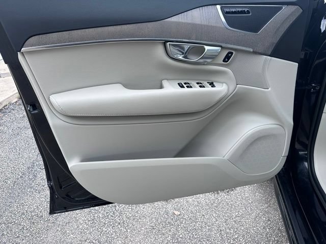 Certified 2023 Volvo XC90 B5 Plus w/ Protection Package Premier AWD/4WD image 18