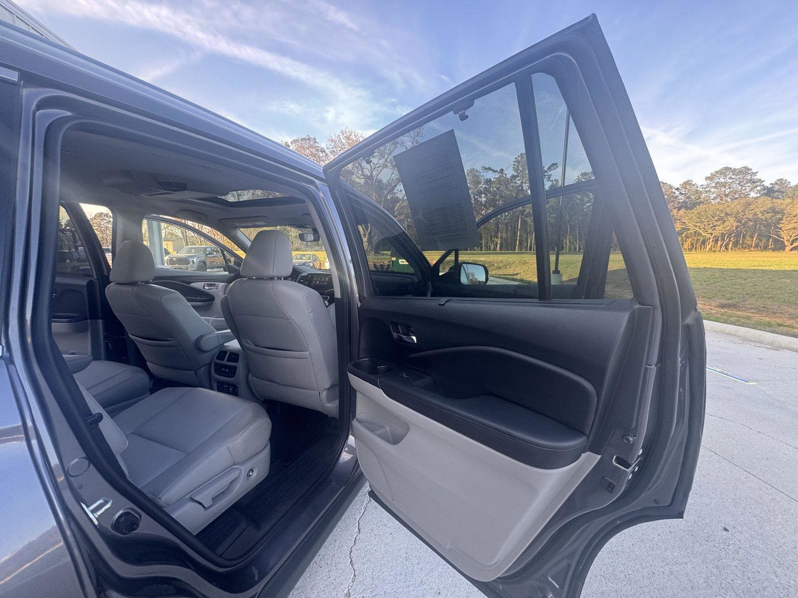 Used 2022 Honda Pilot Touring image 15