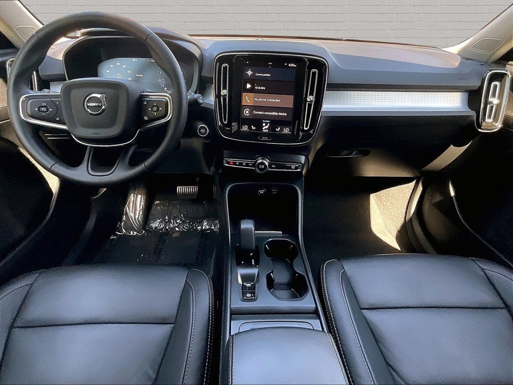Used 2022 Volvo XC40 T5 Momentum AWD/4WD image 6