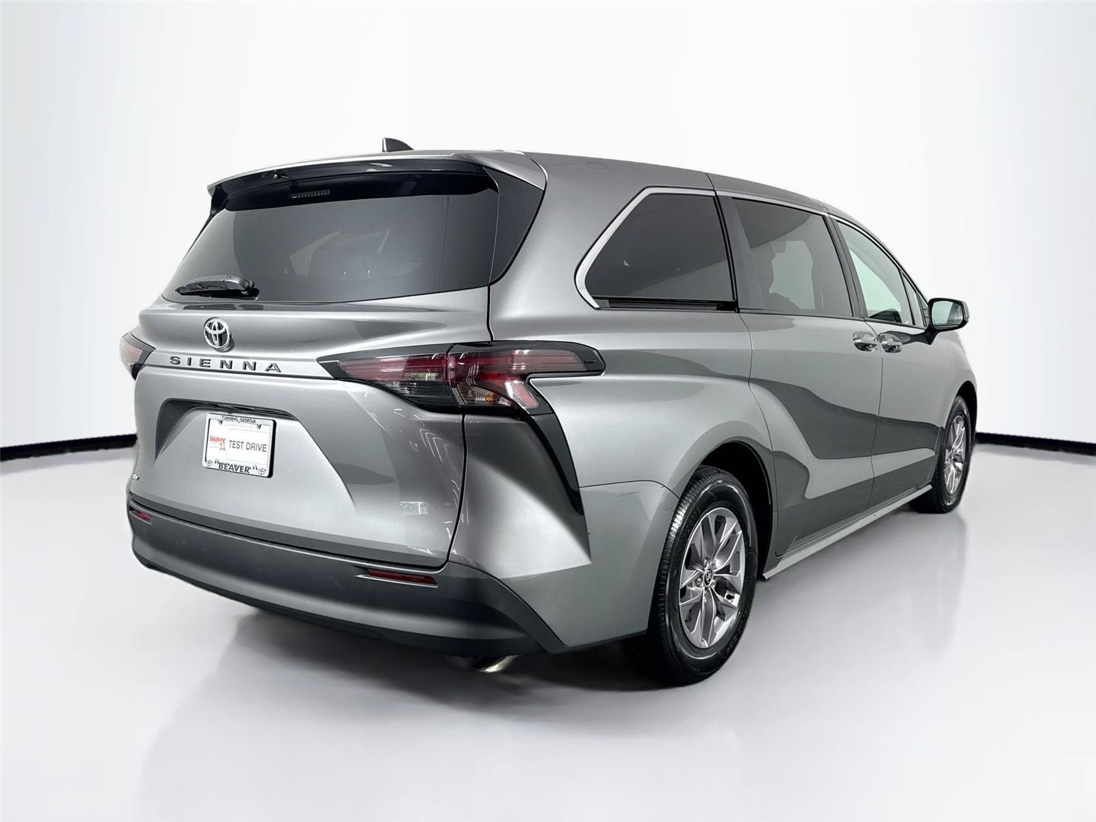 Certified 2026 Toyota Sienna LE FWD image 2