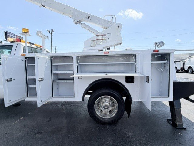 Used 1999 Ford F550 2WD Regular Cab Super Duty image 11