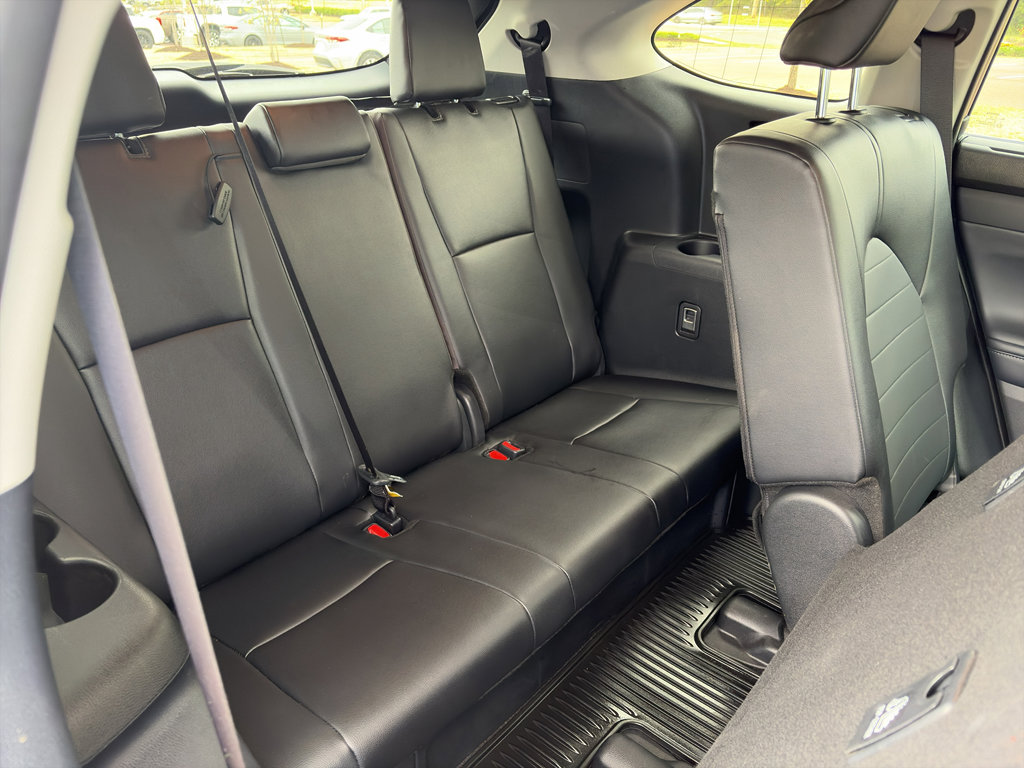 Used 2025 Toyota Highlander XLE image 15