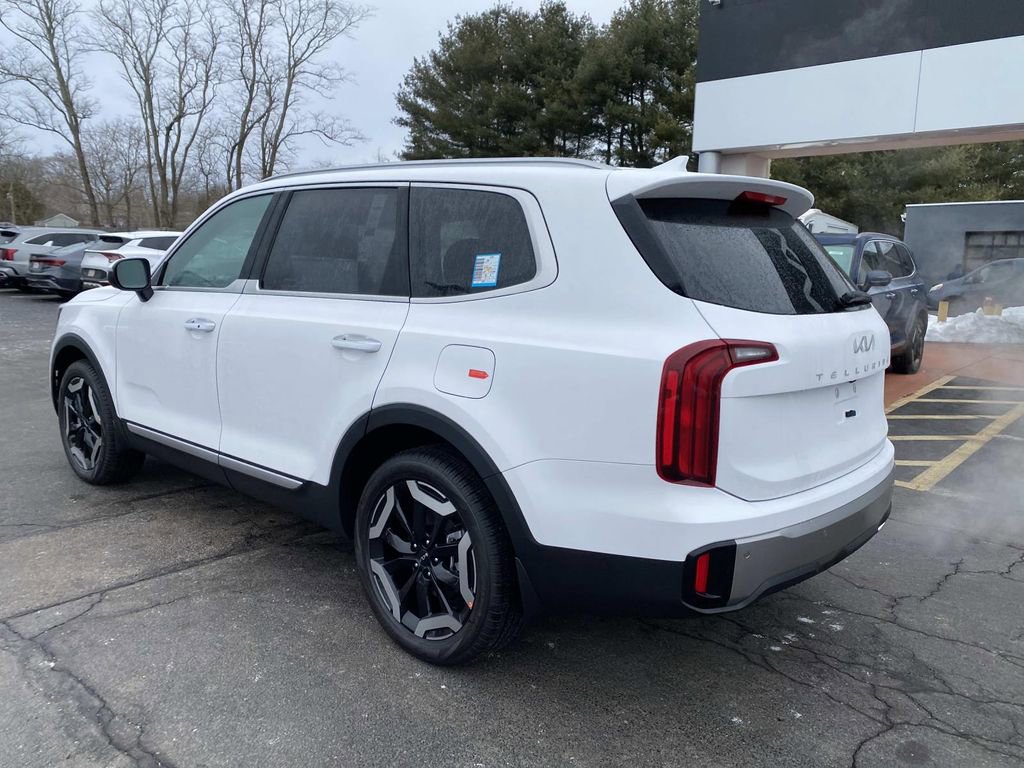 New 2025 Kia Telluride S image 3
